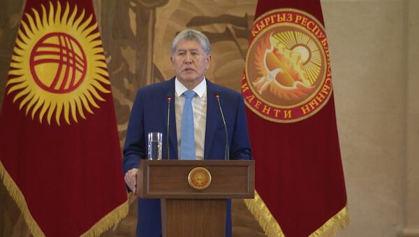 Атамбаев рассказал о Джумакадырове — видео с эмоциями президента - Sputnik Кыргызстан