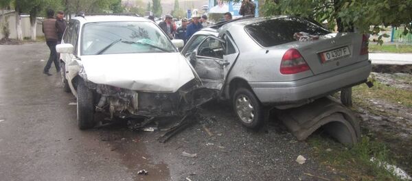 ДТП в селе Кара-Кульджа Ошской области ДТП в селе Кара-Кульджа Ошской области - Sputnik Кыргызстан