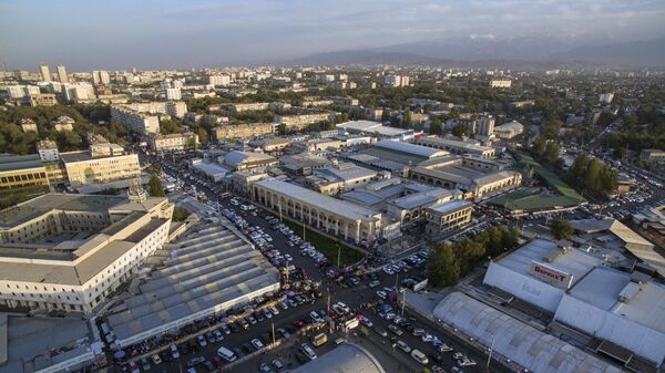 Вид с дрона на Ошский рынок в Бишкеке. Архивное фото - Sputnik Кыргызстан