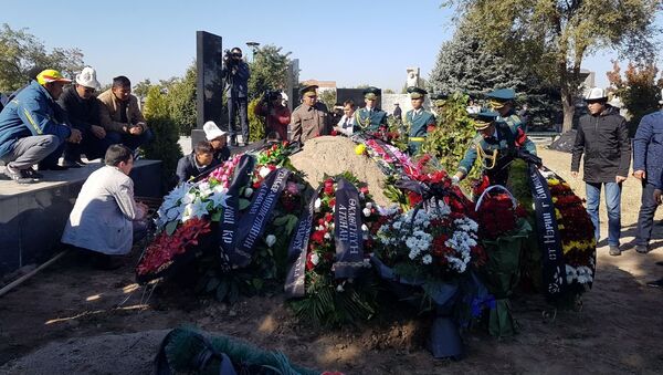 Похороны по вице-премьеру Темиру Джумакадырову - Sputnik Кыргызстан