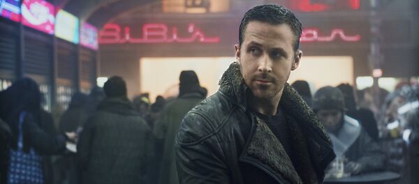 Фильм Дени Вильнёва Бегущий по лезвию 2048 Фильм Дени Вильнёва Бегущий по лезвию 2048 - Sputnik Кыргызстан