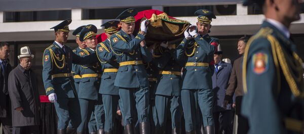 Панихида и похороны Темира Джумакадырова - Sputnik Кыргызстан