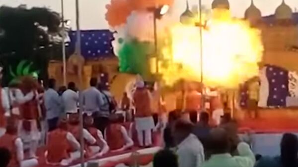 Вот это бомба! На празднике в Индии взорвались воздушные шары - Sputnik Кыргызстан