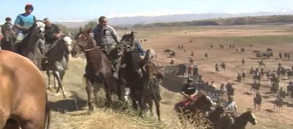 Өзгөн: аламан улак тартышта баш байгеге коюлган унаанын акчасы тең бөлүндү - Sputnik Кыргызстан