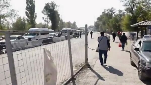 Видеотрансляция: что происходит на границе с Казахстаном прямо сейчас - Sputnik Кыргызстан