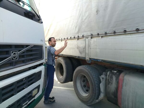 Ситуация в КПП Актилек-автодорожный - Sputnik Кыргызстан