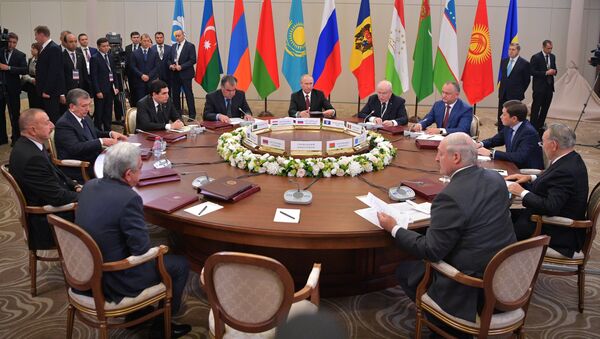 Президент РФ В. Путин принимает участие в заседании Совета глав государств СНГ - Sputnik Кыргызстан