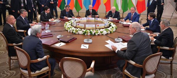 Президент РФ В. Путин принимает участие в заседании Совета глав государств СНГ - Sputnik Кыргызстан