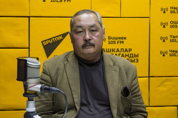 Директор Центра международных исследований Дипломатической академии МИД КР Азамат Карагулов - Sputnik Кыргызстан