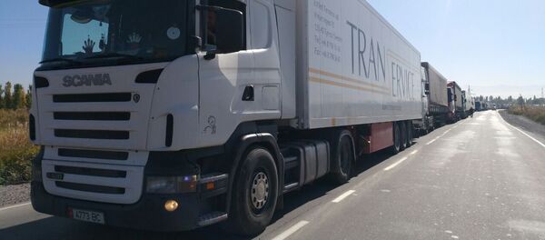 Ситуация на КПП Актилек - Автодорожный. 12 октябрь - Sputnik Кыргызстан