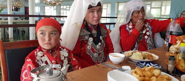 Шесть семей этнических кыргызов приехали в Нарынскую область - Sputnik Кыргызстан