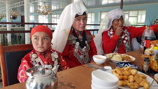 Шесть семей этнических кыргызов приехали в Нарынскую область - Sputnik Кыргызстан