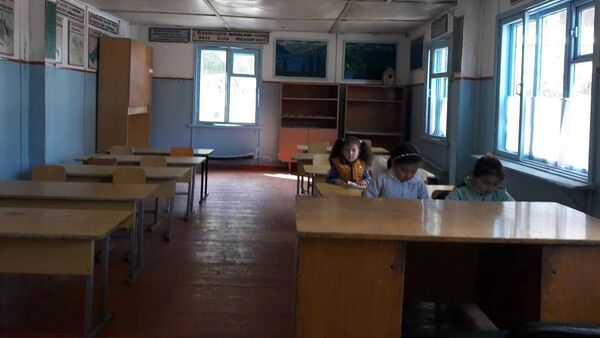 Ученики не приходят на уроки в Сузаке - Sputnik Кыргызстан