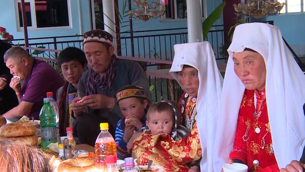 Как выглядят памирские кыргызы, вернувшиеся на родину, — видео - Sputnik Кыргызстан