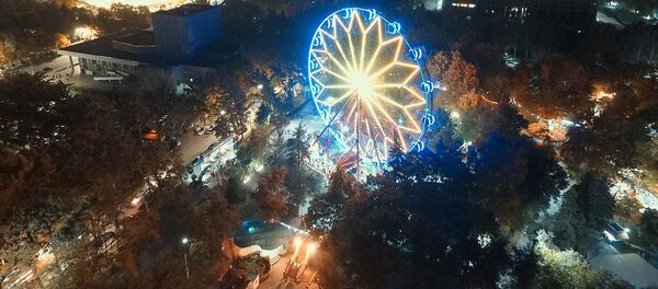 Заработало самое большое колесо обозрения в Бишкеке! Видео тест-драйва - Sputnik Кыргызстан