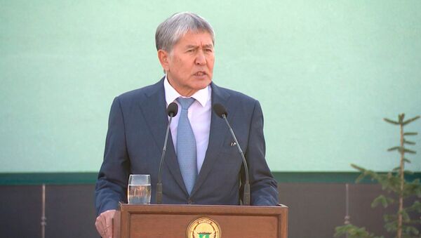 Что сказал Атамбаев про Казахстан, границу и выборы — видео - Sputnik Кыргызстан