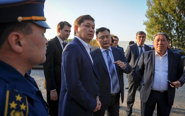 Премьер-министр КР Сапар Исаков назвал ситуацию на границе с Казахстаном тяжелой - Sputnik Кыргызстан