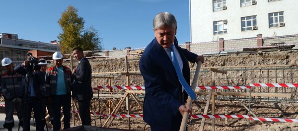 Церемония закладки капсулы под новое здание Национального центра онкологии и гематологии в Бишкеке Церемония закладки капсулы под новое здание Национального центра онкологии и гематологии в Бишкеке - Sputnik Кыргызстан