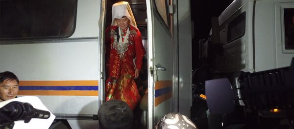 Ала-Тоо бизге кол жеткис эле... Көңүлү шат памирлик кыргыздардын Нарындагы видеосу - Sputnik Кыргызстан