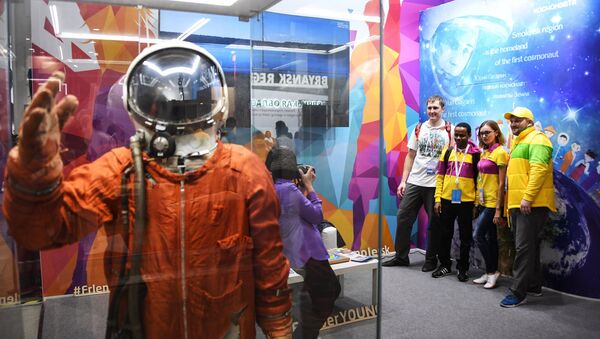 В преддверии открытия XIX Всемирного фестиваля молодежи и студентов - Sputnik Кыргызстан
