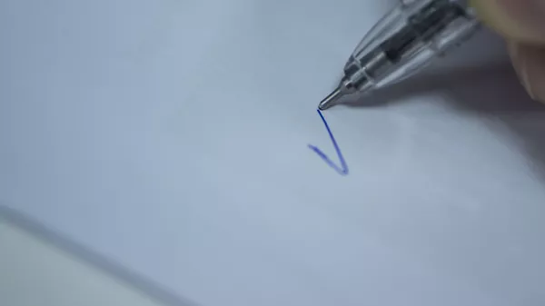 Ручка и бумага. Иллюстративное фото - Sputnik Кыргызстан