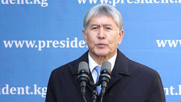 Такой помощи не надо — Атамбаев высказался о $100 млн от Казахстана - Sputnik Кыргызстан