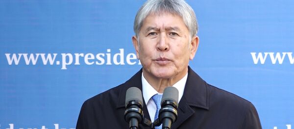 Такой помощи не надо — Атамбаев высказался о $100 млн от Казахстана - Sputnik Кыргызстан