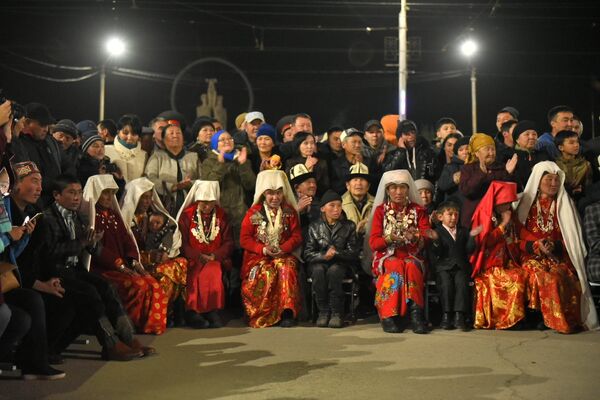 Памирские кыргызы приехали в Нарын - Sputnik Кыргызстан