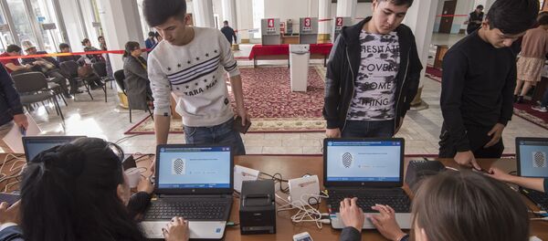 Шайлоо участогундагы операторлор. Архив - Sputnik Кыргызстан