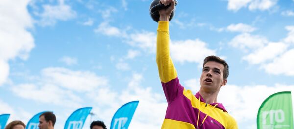 Участники XIX Всемирного фестиваля молодежи и студентов на площадке Всемирное ГТО в Олимпийском парке в Сочи. Участники XIX Всемирного фестиваля молодежи и студентов на площадке Всемирное ГТО в Олимпийском парке в Сочи. - Sputnik Кыргызстан