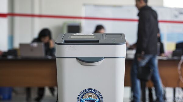 Автоматизированная урна на избирательном участке в Бишкеке. Архивное фото - Sputnik Кыргызстан