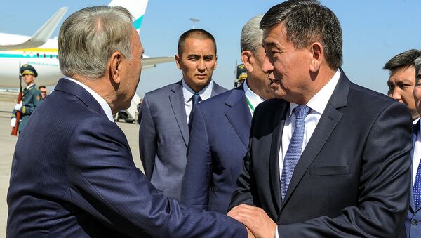 Прибытие президента Казахстана Нурсултана Назарбаева в Бишкек в рамках саммита СНГ - Sputnik Кыргызстан