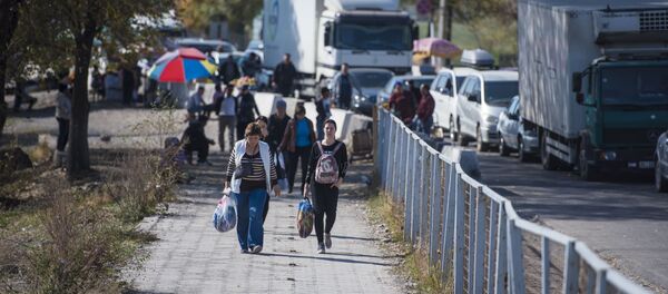 Ситуация на КПП Ак-Тилек на кыргызско-казахской границе - Sputnik Кыргызстан