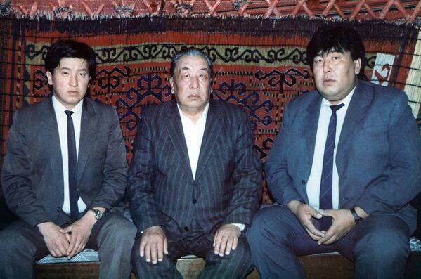 Архивные фотографии новоизбранного президента КР Сооронбая Жээнбекова - Sputnik Кыргызстан
