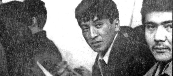 Каким учеником был Сооронбай Жээнбеков — воспоминания учителей - Sputnik Кыргызстан