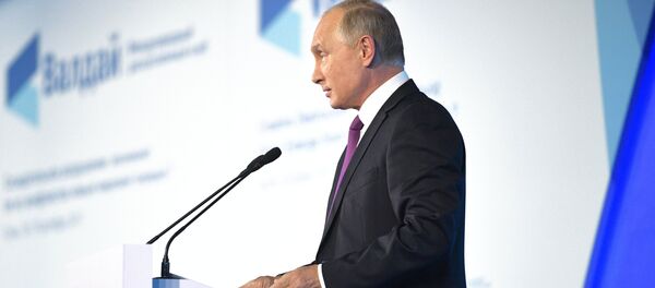 Президент РФ В. Путин принял участие в итоговой сессии Международного дискуссионного клуба Валдай - Sputnik Кыргызстан
