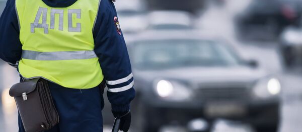 Работа сотрудников ГИБДД в Омске - Sputnik Кыргызстан