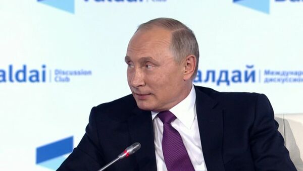 Путин рассказал анекдот про разорившегося олигарха - Sputnik Кыргызстан