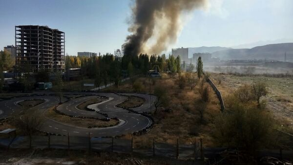 Бишкектин Асанбай кичирайонунда өрт чыккан - Sputnik Кыргызстан
