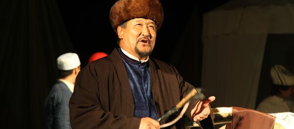 Жалал-Абаддын Барпы атындагы кыргыз драма театрынынын актеру Адыл Абдибахитов Жалал-Абаддын Барпы атындагы кыргыз драма театрынынын актеру Адыл Абдибахитов - Sputnik Кыргызстан