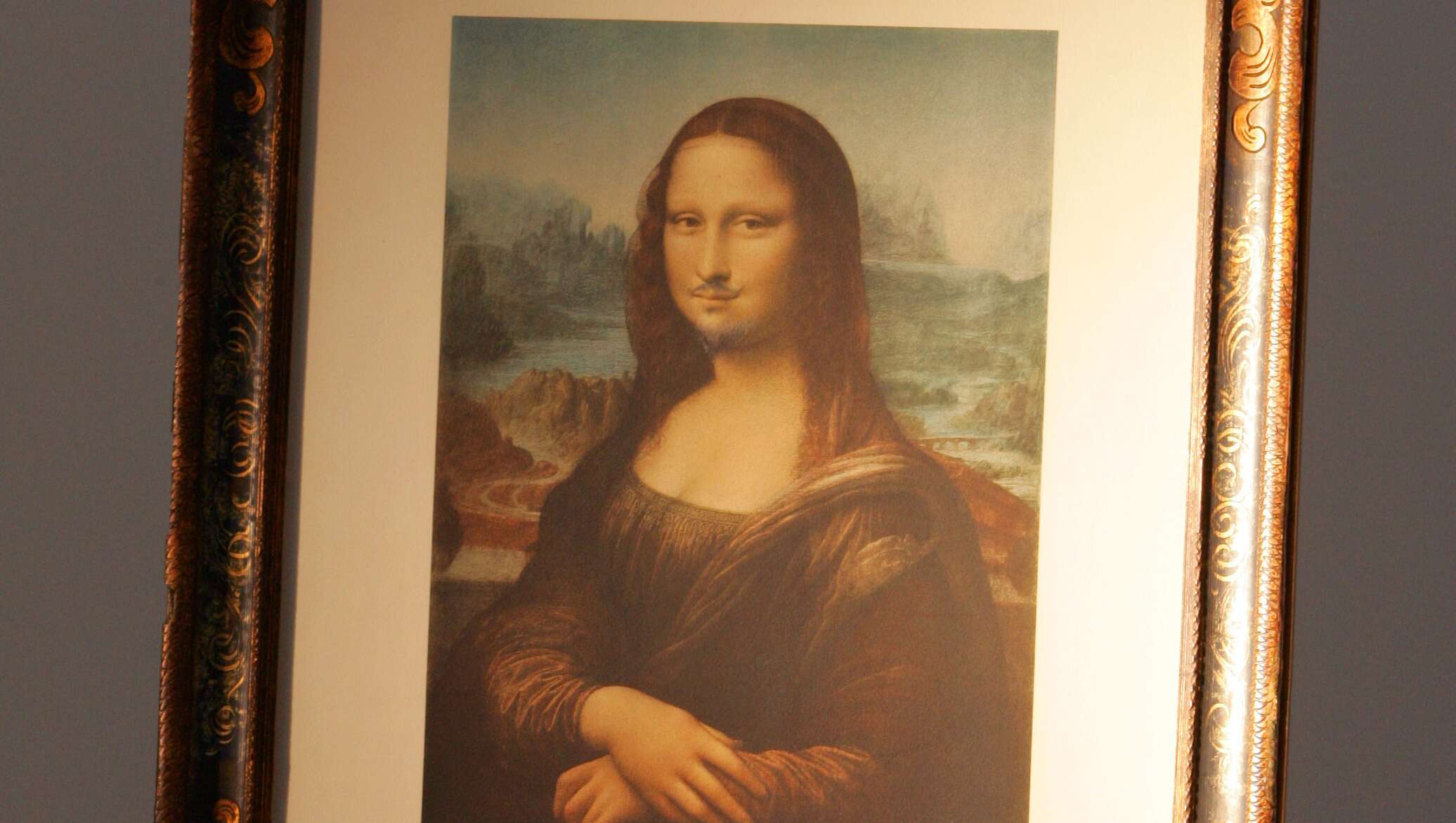 Картина Леонардо Джоконда с усами
