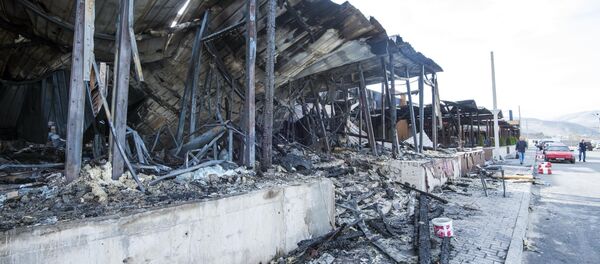 Пожар нескольких кафе в районе парка Асанбай в Бишкеке - Sputnik Кыргызстан