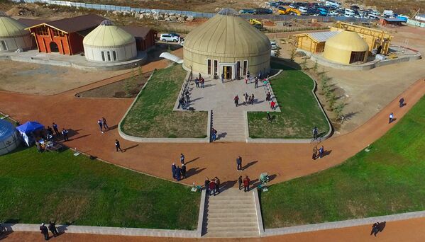 Открытие амфитеатра Nomad в селе Бостери Иссык-Кульской области - Sputnik Кыргызстан