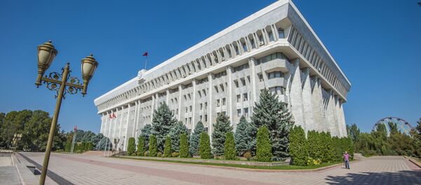 Здание Жогорку Кенеша в Бишкеке Здание Жогорку Кенеша в Бишкеке - Sputnik Кыргызстан