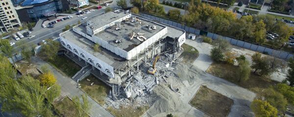 Снос ресторана Нарын в Бишкеке Снос ресторана Нарын в Бишкеке - Sputnik Кыргызстан