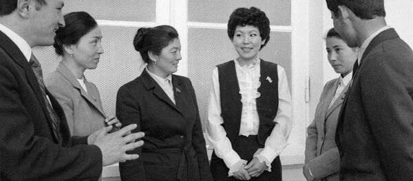 Депутат Калия Токтогулова - Sputnik Кыргызстан