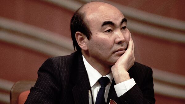Первый президент Кыргызстана Аскар Акаев. Архивное фото - Sputnik Кыргызстан