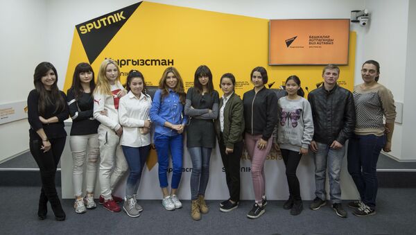 Выпускники детских домов посетили Sputnik Кыргызстан - Sputnik Кыргызстан