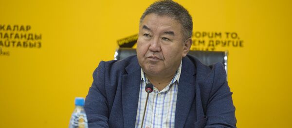 Экономика илимдеринин доктору Жумакадыр Акенеев. Архив - Sputnik Кыргызстан