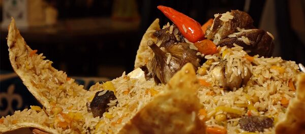 Оңой жана даамдуу: Бишкекте хитке айланган хан-палоонун видео рецепти - Sputnik Кыргызстан